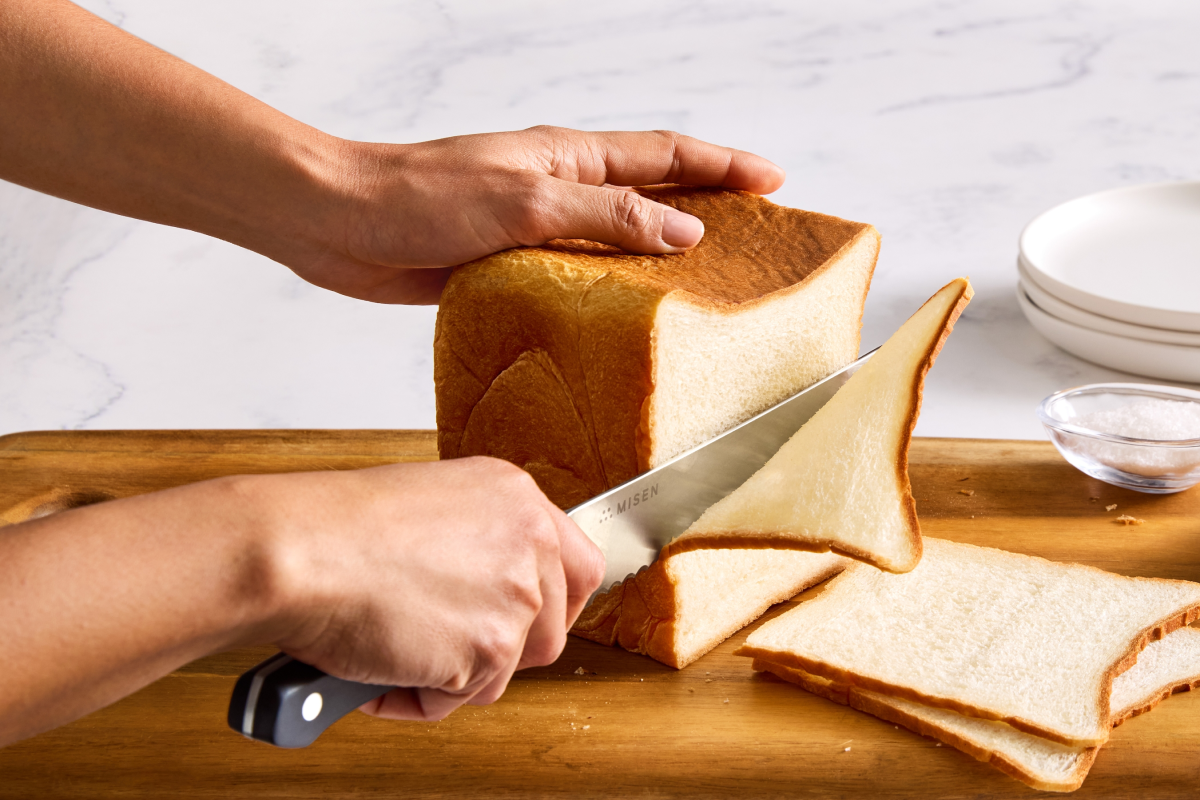 Electric vs Manual Bread Knife: Speed vs Crumb