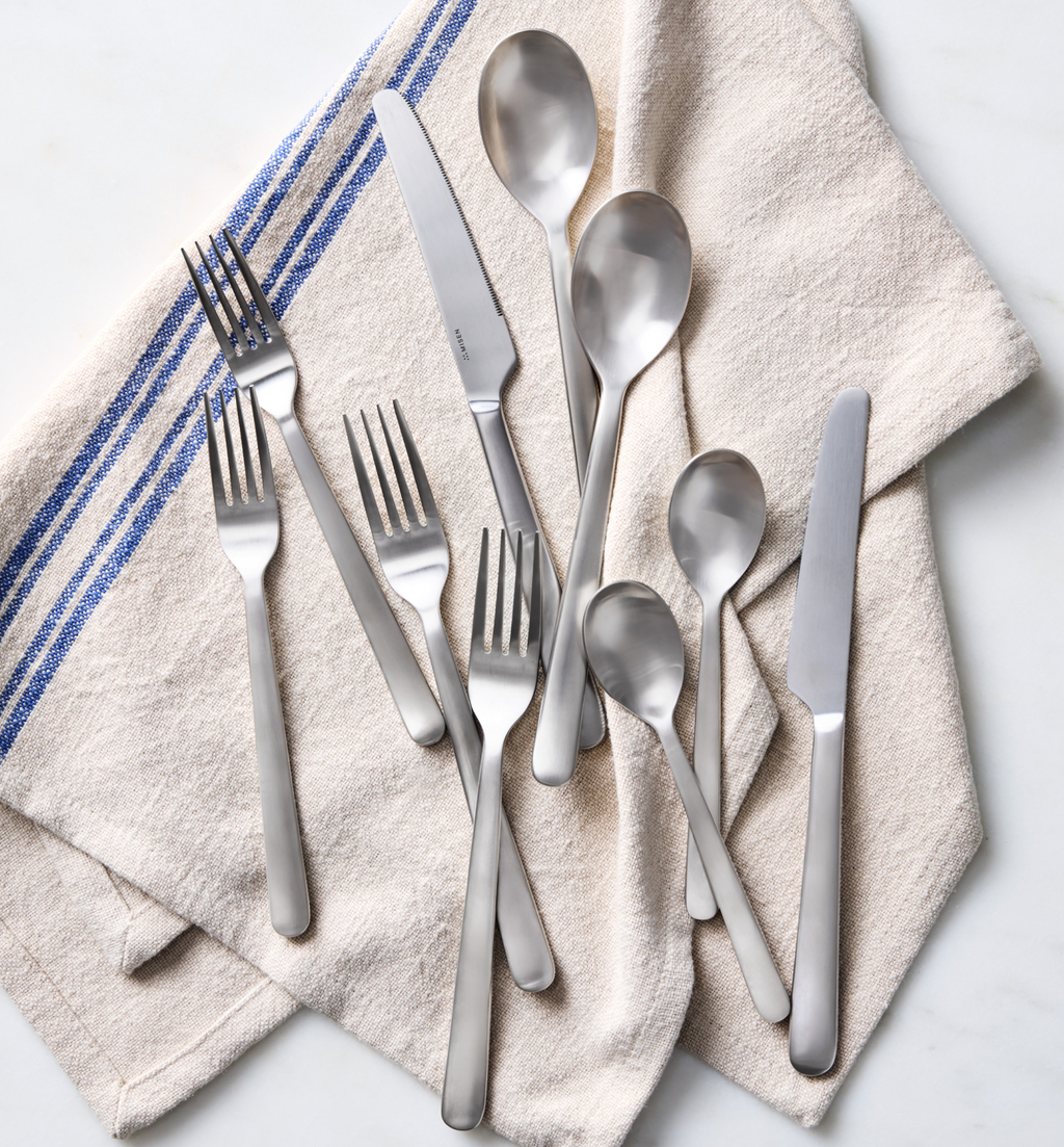 18-Piece Dinnerware + Flatware Set (Serves 2) - Red / Polished