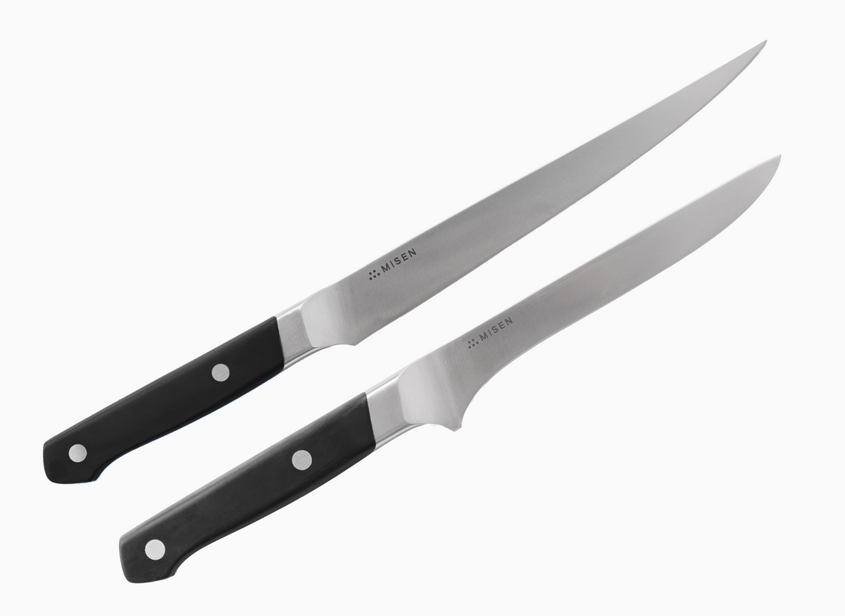 The Misen Surf & Turf Set in black comes with one Boning Knife and one Fillet Knife. 