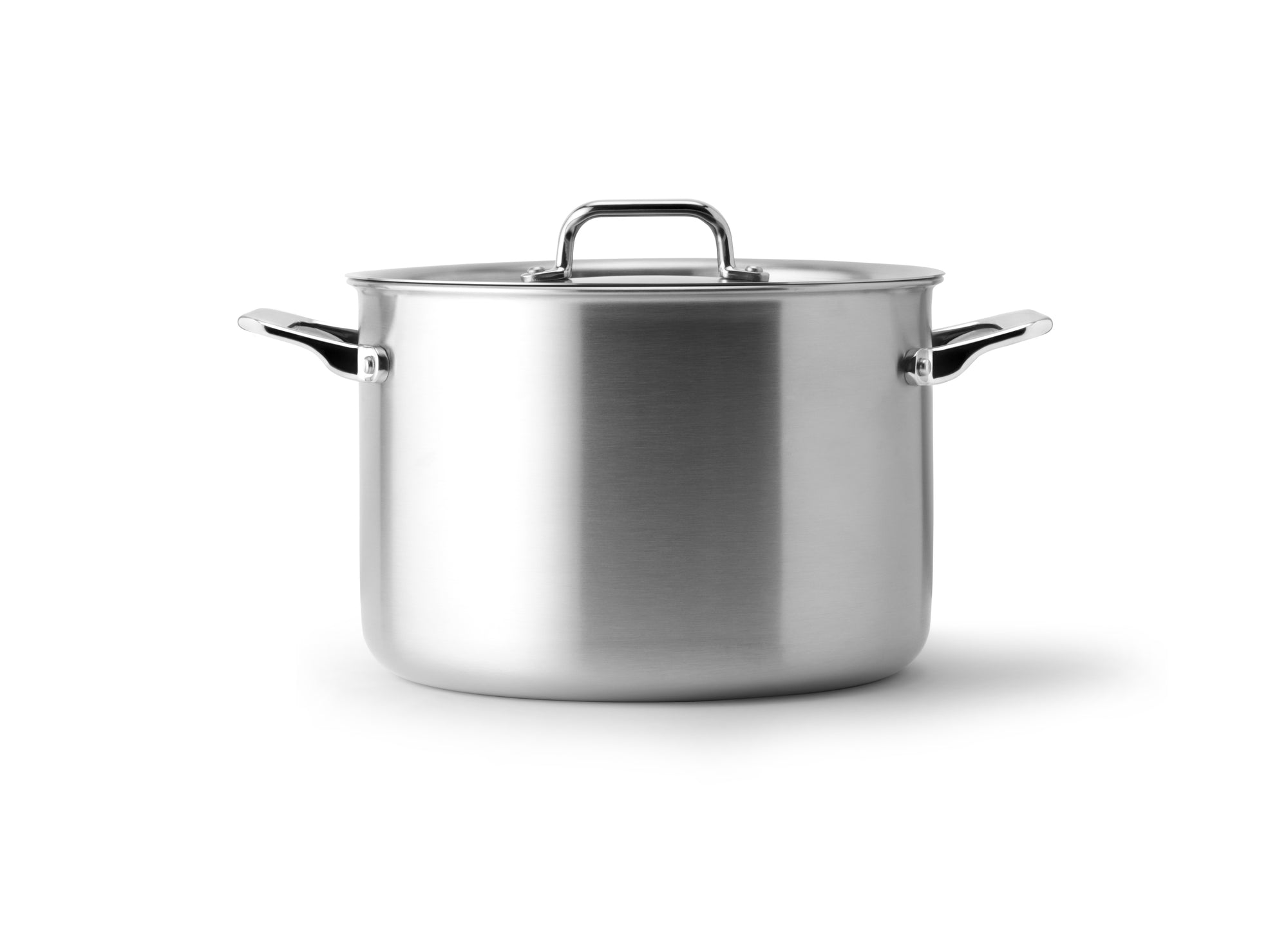 The Misen 8 QT Stockpot comes with a stainless steel lid.